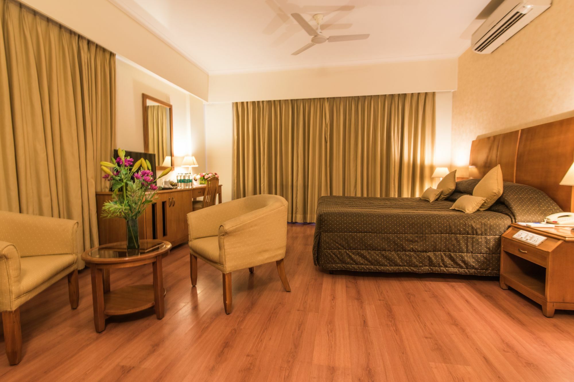 Sai Vishram Business Hotel Kammasandra Экстерьер фото