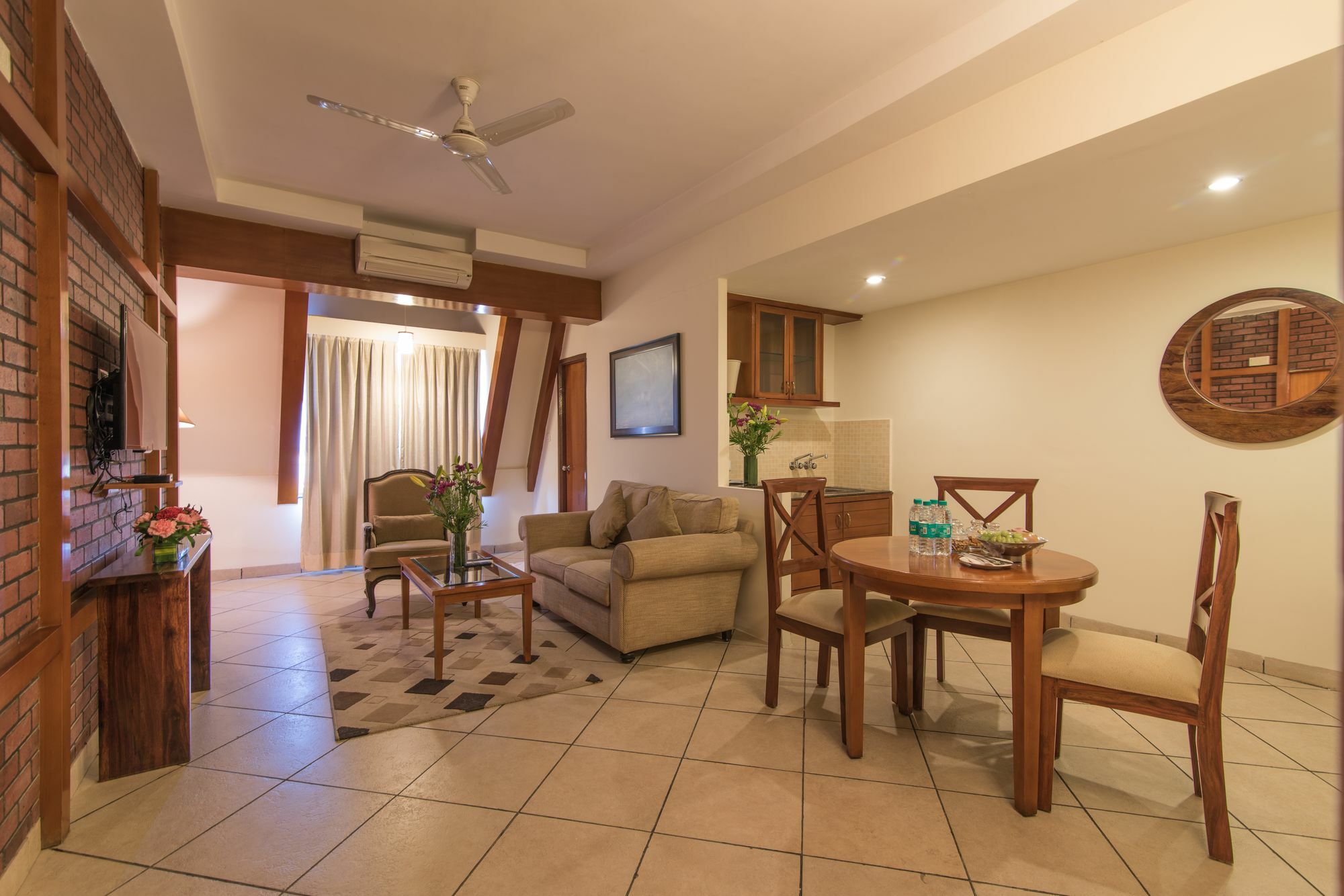 Sai Vishram Business Hotel Kammasandra Экстерьер фото
